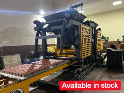 Semi automatic hydraulic block and pavers making machine BLT10000BP